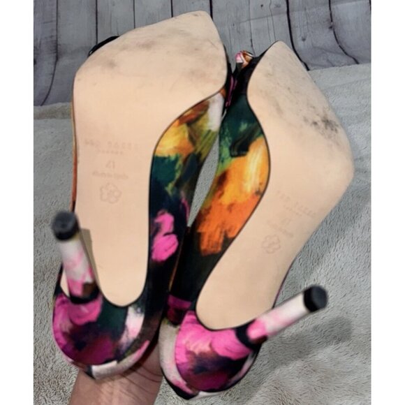 TED BAKER Women's Ryoh Pointed Toe Bow Accent Art Print High Heel Pumps Shoes 41 - Picture 6 of 7